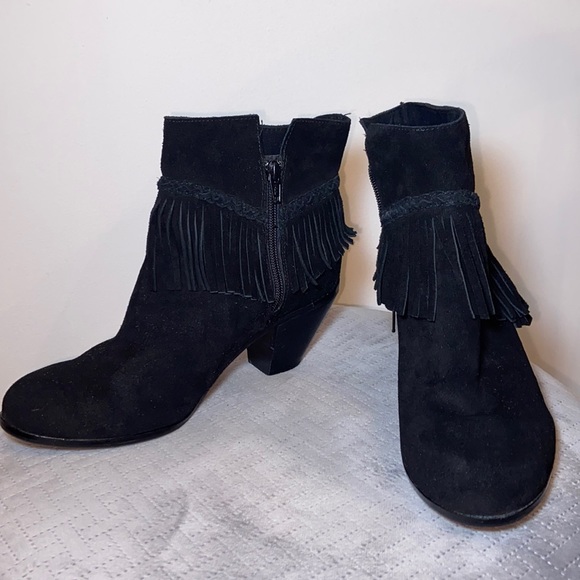 Gianni Bini Shoes | Suede Fringed, New Bootie | Black | Size: 8.5 - Picture 4 of 15